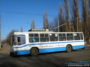 Один из последних троллейбусов ЮМЗ Т2 КП Полтаваэлектроавтотранс с красивым номером 111